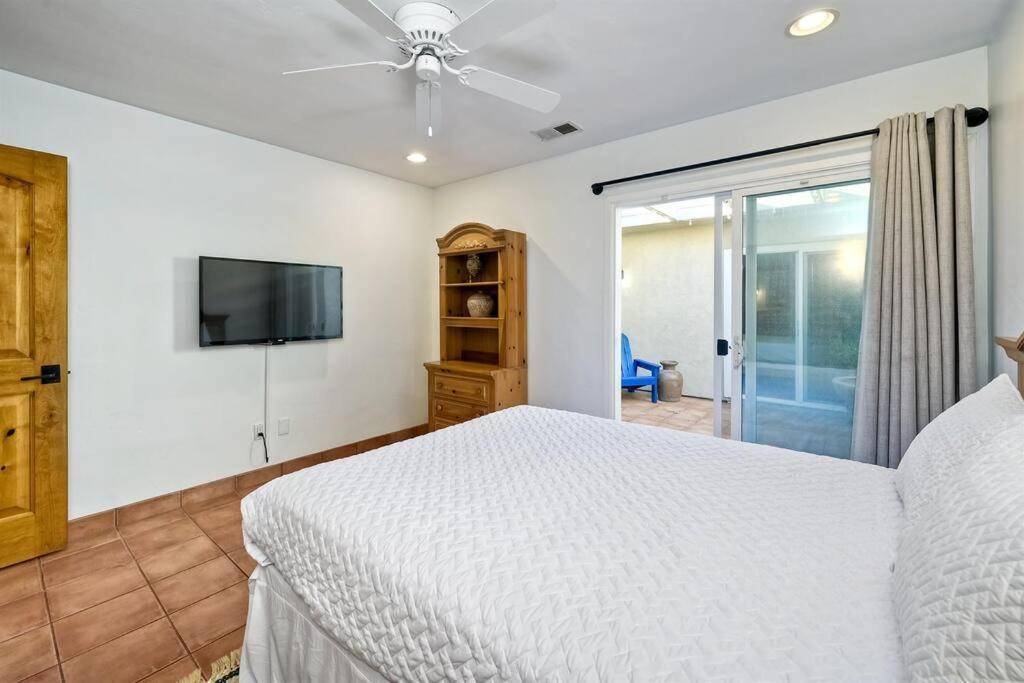 Great Group Retreat! Hacienda Decor, Spacious Floor Plan, Private Backyard Carlsbad Exterior foto