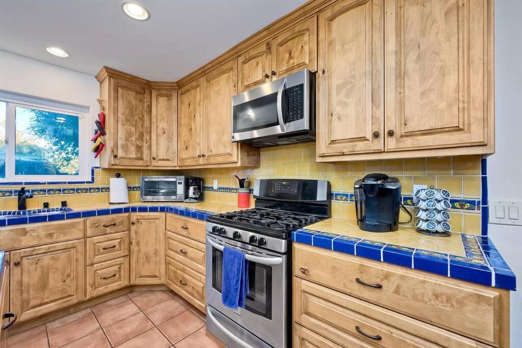 Great Group Retreat! Hacienda Decor, Spacious Floor Plan, Private Backyard Carlsbad Exterior foto