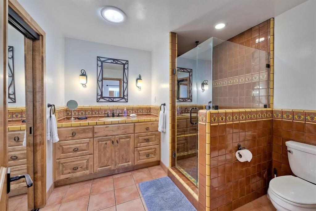 Great Group Retreat! Hacienda Decor, Spacious Floor Plan, Private Backyard Carlsbad Exterior foto